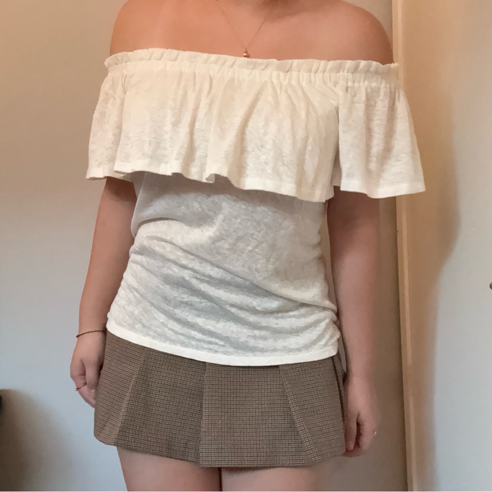 Banana Republic Cream Ruffle Top